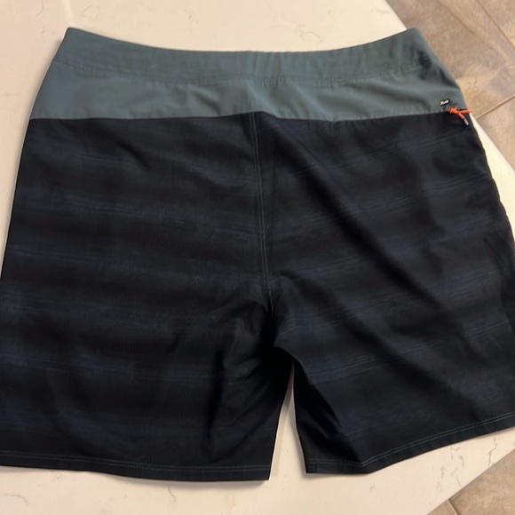 Hurley board shorts - Picture 7 of 8